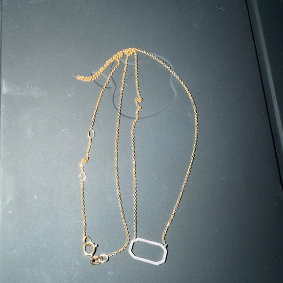 Elegant Gold Diamond Necklace - Picture 4 of 5